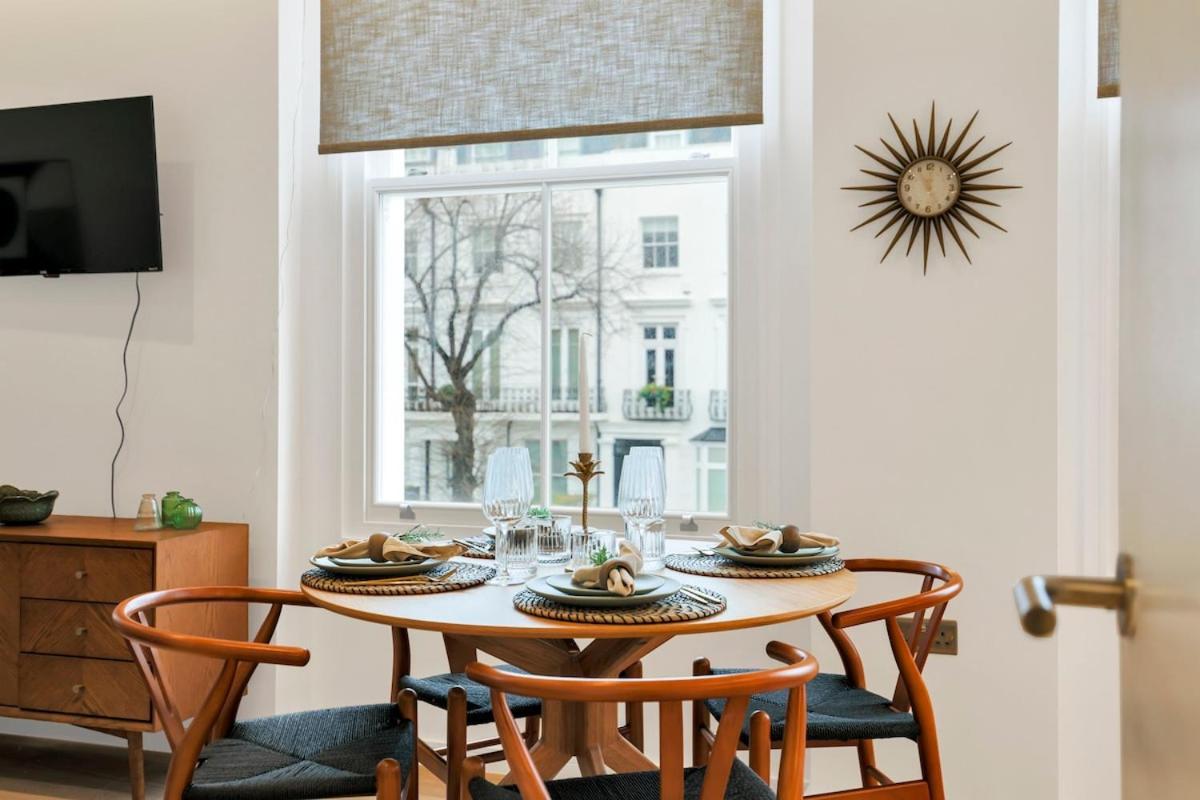 New In Kensington -2 Bedrooms 2 Baths Appartamento